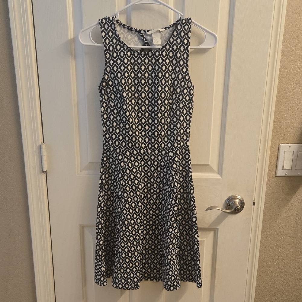 H&M Elegant Black and White Patterned Dress Sz XS
